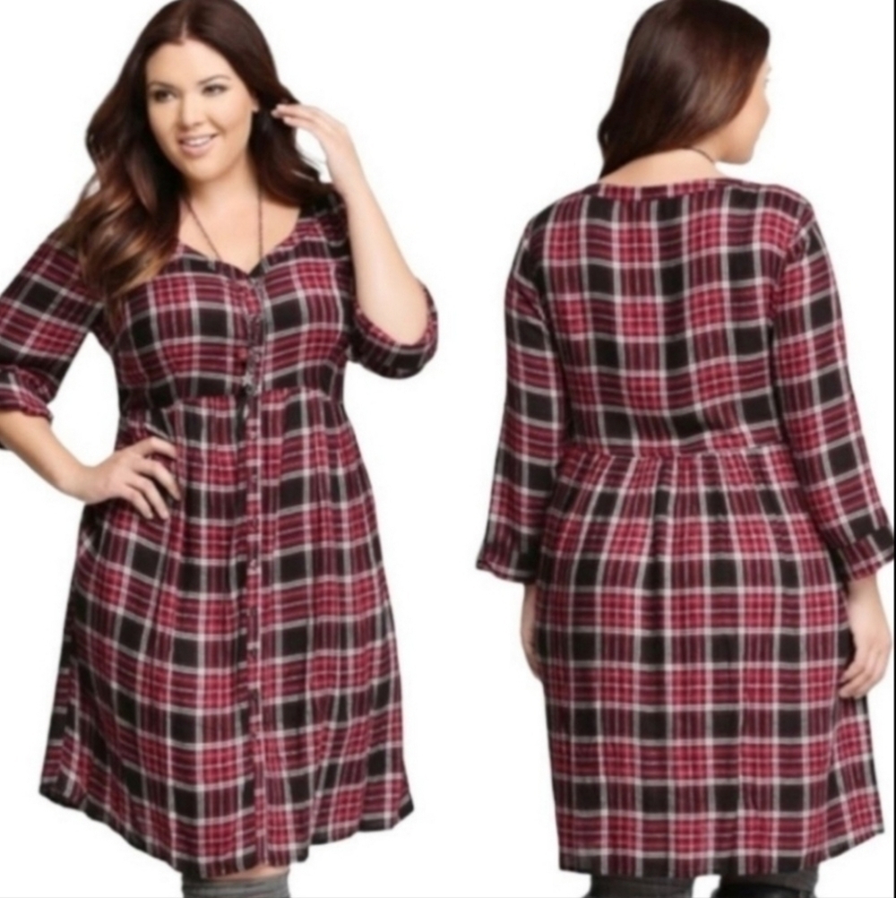 Torrid Knee Length Maroon Black White Plaid Dress Women's Plus Size 4 (4X) EUC